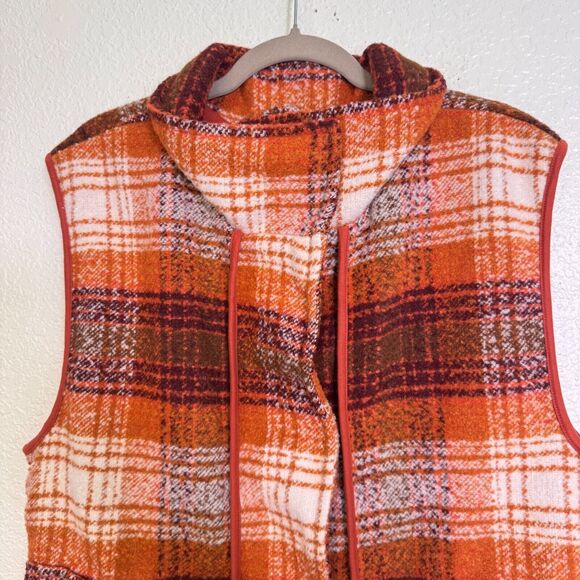 Free People Wrapped Up Blanket Vest Womens Medium Plaid Jacket Cozy Boho NEW M - Picture 5 of 11